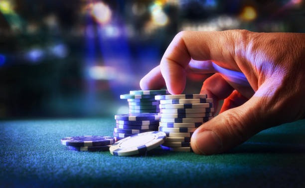 menangtoto platform interface showing live casino tables, sportsbook markets, and account dashboard on mobile
