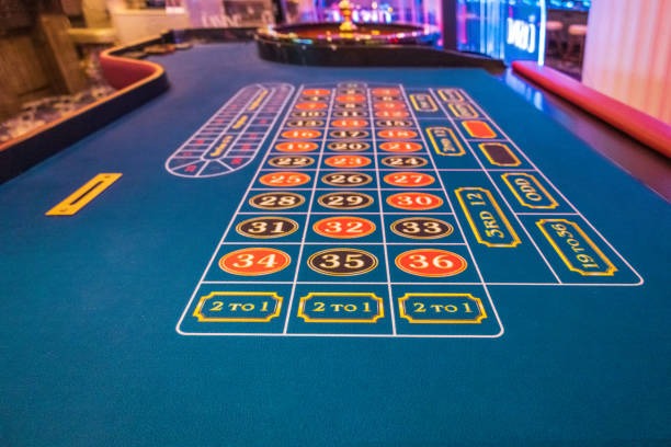 menangtoto app interface showing live-dealer tables on mobile screen